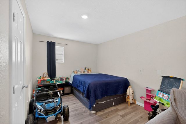 1300 E Mulkey Street, Fort Worth, TX 76104