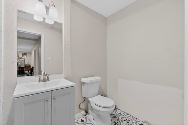 1300 E Mulkey Street, Fort Worth, TX 76104