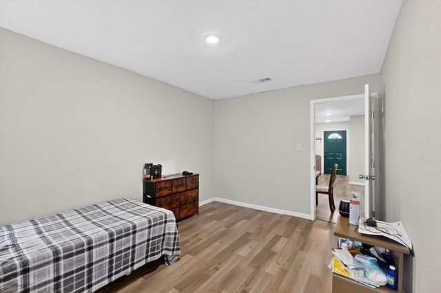1300 E Mulkey Street, Fort Worth, TX 76104