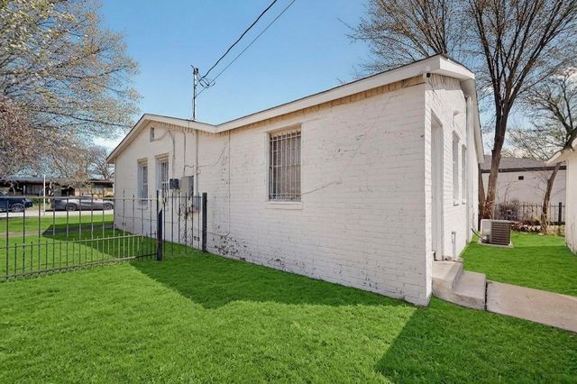 1300 E Mulkey Street, Fort Worth, TX 76104