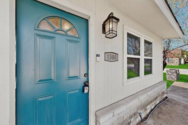 1300 E Mulkey Street, Fort Worth, TX 76104