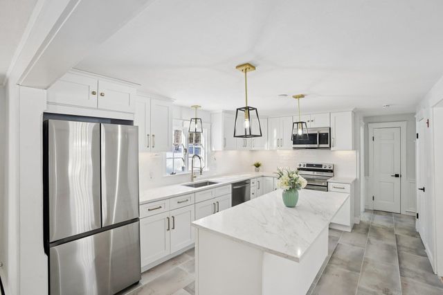 55 Woodridge Road, Hampstead, NH 03826