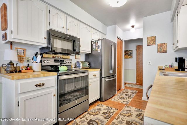 1046 Grenoble Lane A, Lansing, MI 48917