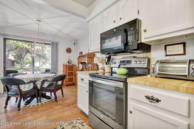 1046 Grenoble Lane A, Lansing, MI 48917