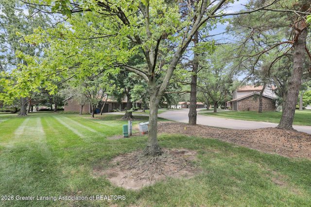 1046 Grenoble Lane A, Lansing, MI 48917