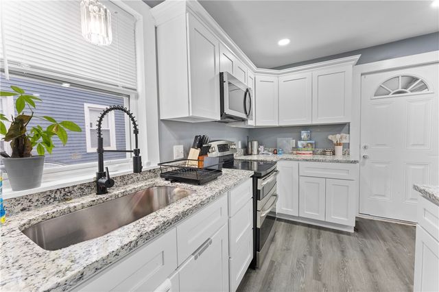 31 Stadden Street, Providence, RI 02907