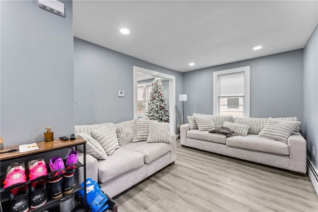 31 Stadden Street, Providence, RI 02907