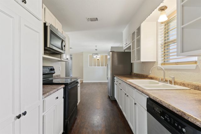 1205 Garden Drive, Longview, TX 75603