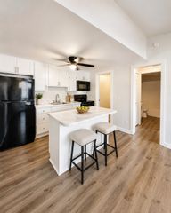 2421 Madison St Apt 13, Clarksville, TN 37043