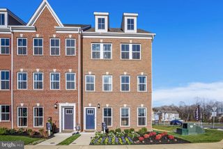 10562 ROUNDSTONE LN, White Plains, MD 20695