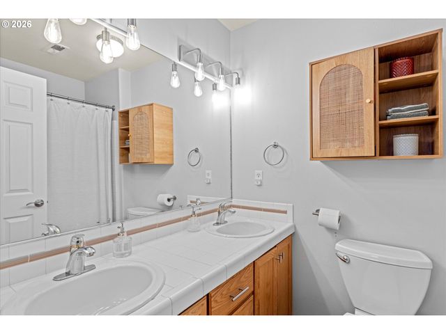 18718 Sw 91ST Ter, Tualatin, OR 97062