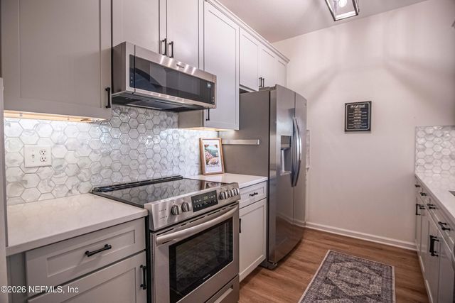 7990 BAYMEADOWS Road E 823, Jacksonville, FL 32256