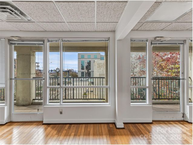 70 Wall Street, Asheville, NC 28801