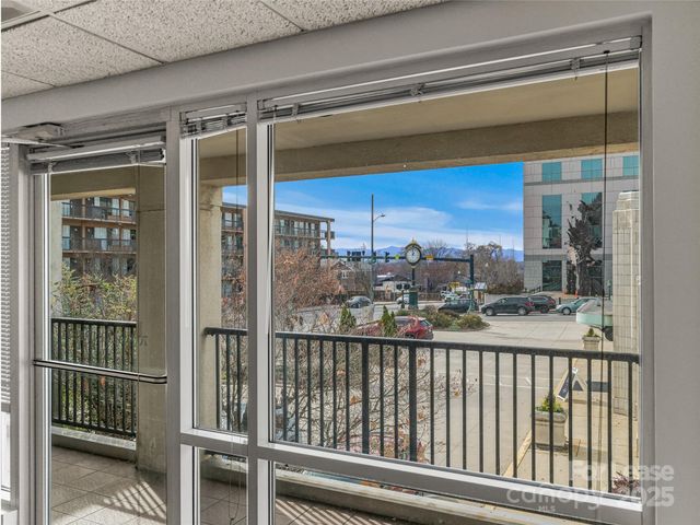 70 Wall Street, Asheville, NC 28801