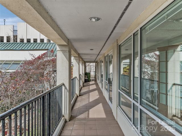 70 Wall Street, Asheville, NC 28801