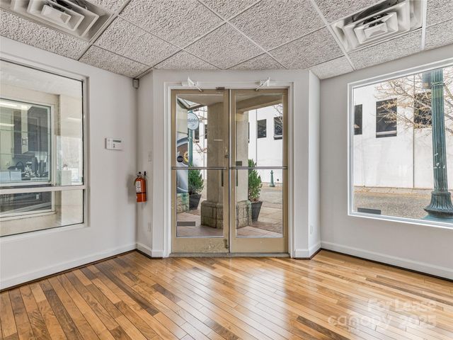 70 Wall Street, Asheville, NC 28801