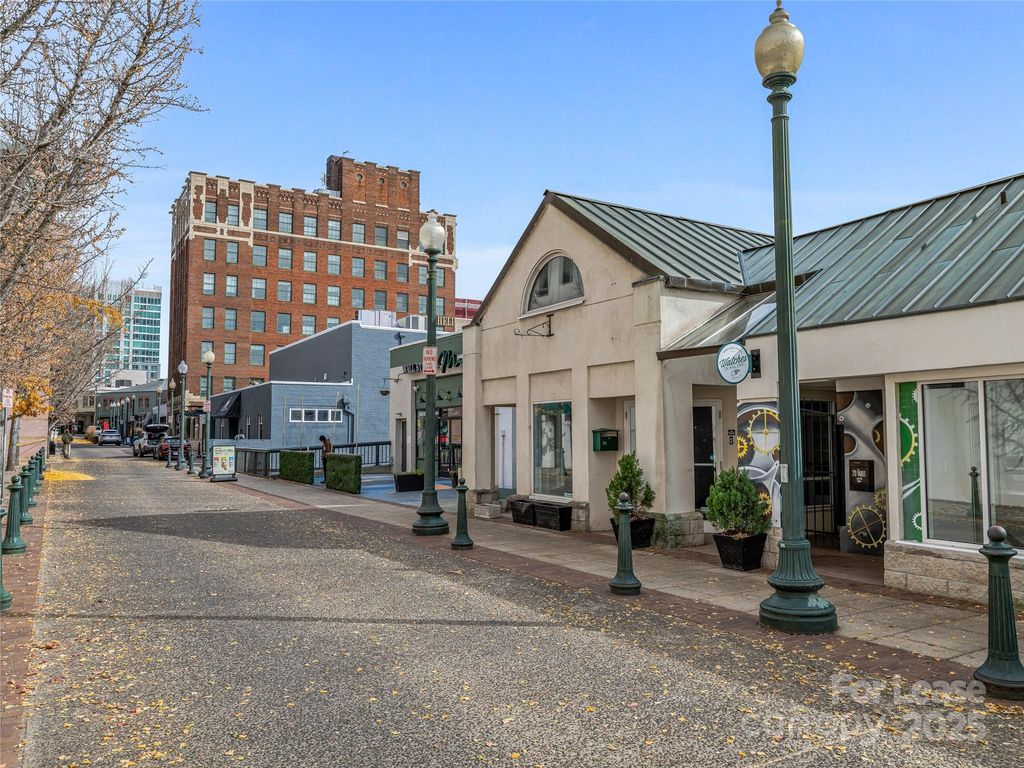 70 Wall Street, Asheville, NC 28801