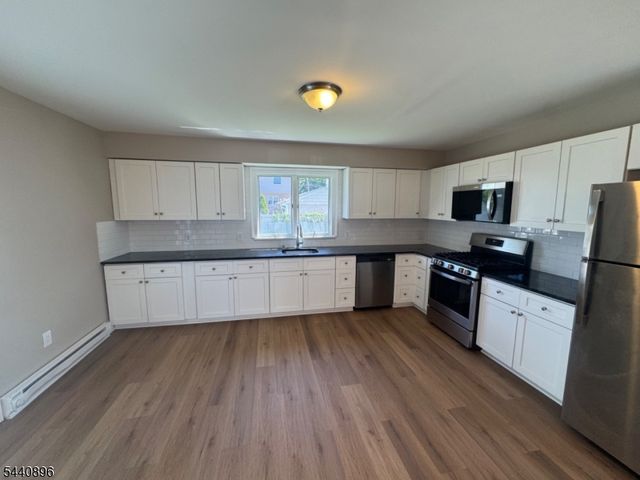 192 N 6Th St, Saddle Brook Twp., NJ 07663