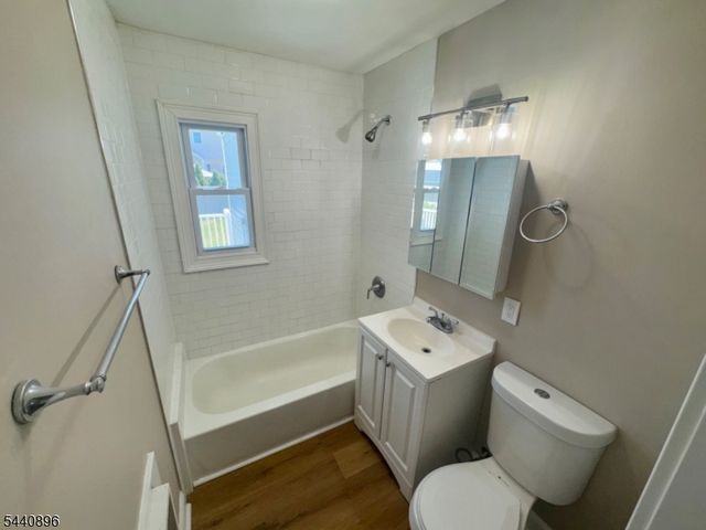 192 N 6Th St, Saddle Brook Twp., NJ 07663