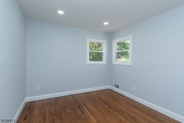14 Hemlock Rd, Rockaway Boro, NJ 07866