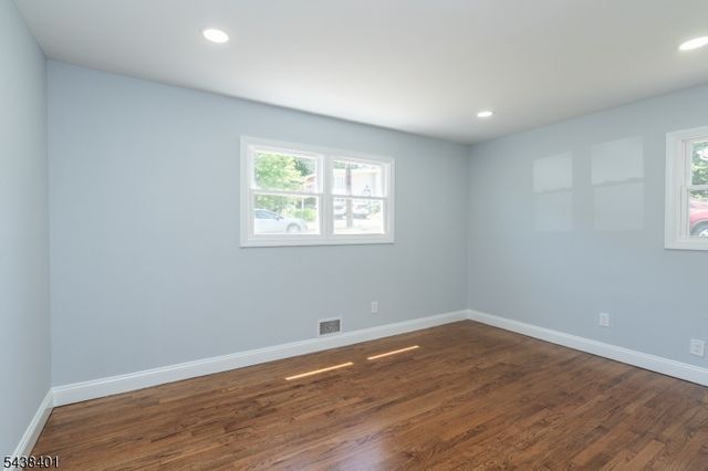 14 Hemlock Rd, Rockaway Boro, NJ 07866