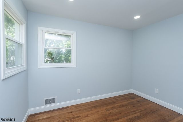 14 Hemlock Rd, Rockaway Boro, NJ 07866