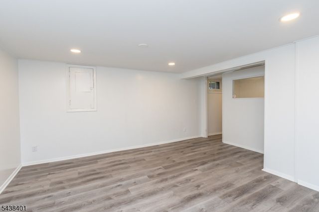 14 Hemlock Rd, Rockaway Boro, NJ 07866