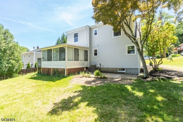 14 Hemlock Rd, Rockaway Boro, NJ 07866