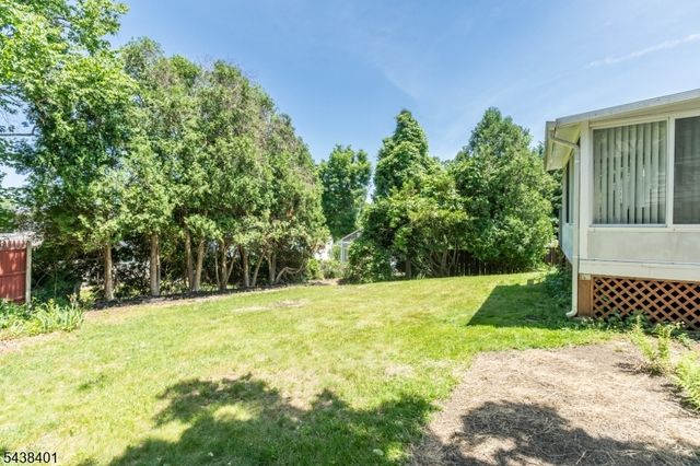 14 Hemlock Rd, Rockaway Boro, NJ 07866