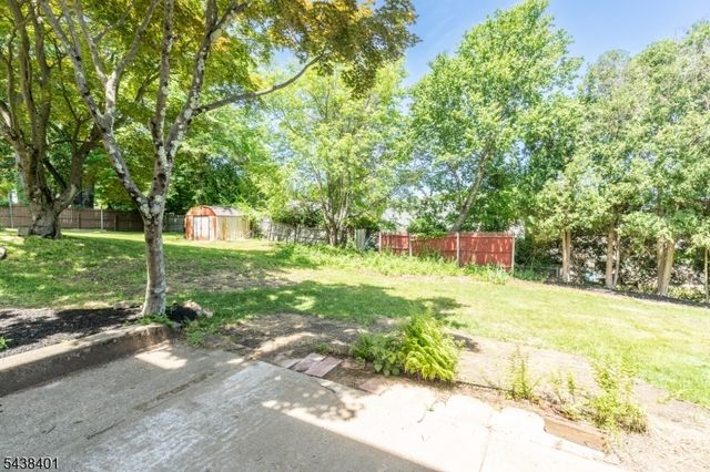 14 Hemlock Rd, Rockaway Boro, NJ 07866
