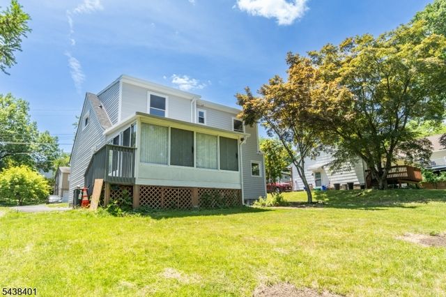 14 Hemlock Rd, Rockaway Boro, NJ 07866