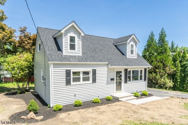 14 Hemlock Rd, Rockaway Boro, NJ 07866