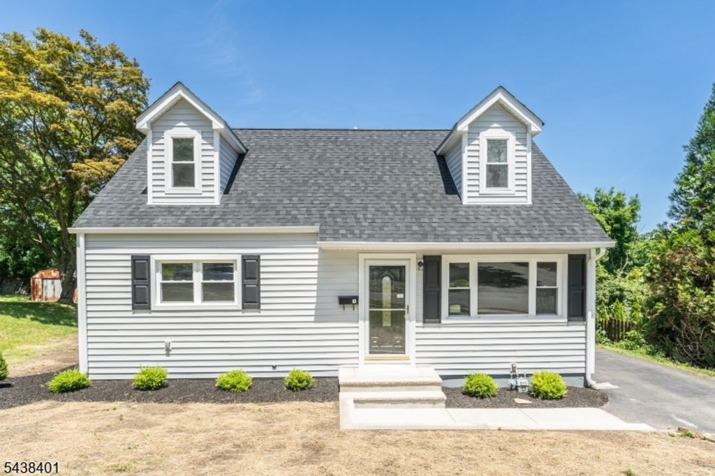 14 Hemlock Rd, Rockaway Boro, NJ 07866