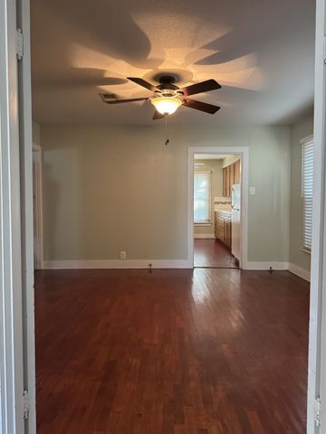 1108 S Travis Street, Sherman, TX 75090