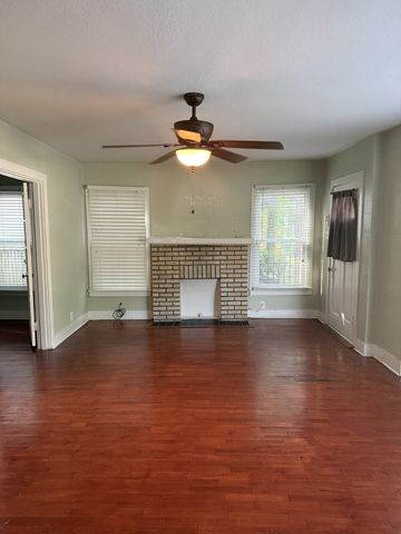 1108 S Travis Street, Sherman, TX 75090