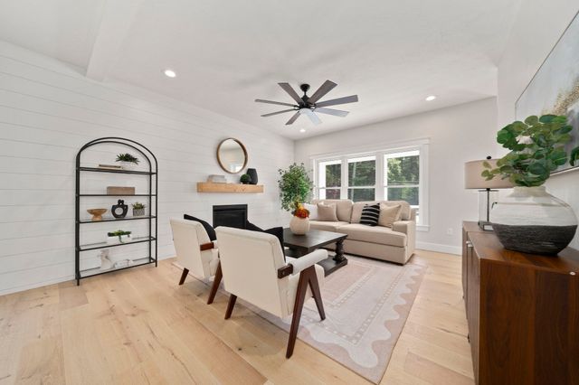 5 Joshua Dr, Easton, MA 02375