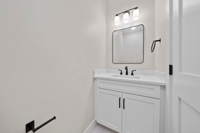 5 Joshua Dr, Easton, MA 02375