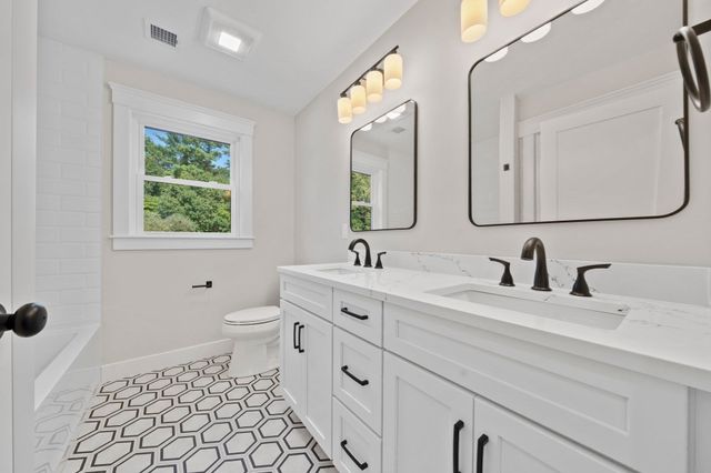 5 Joshua Dr, Easton, MA 02375