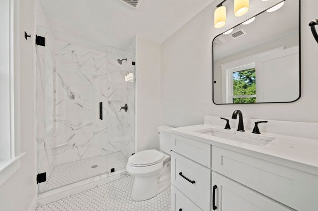 5 Joshua Dr, Easton, MA 02375