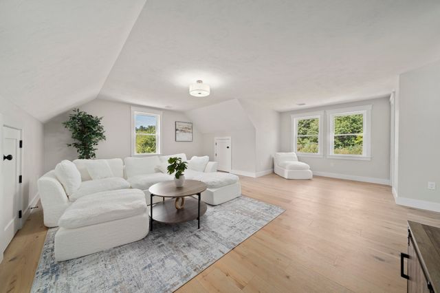 5 Joshua Dr, Easton, MA 02375