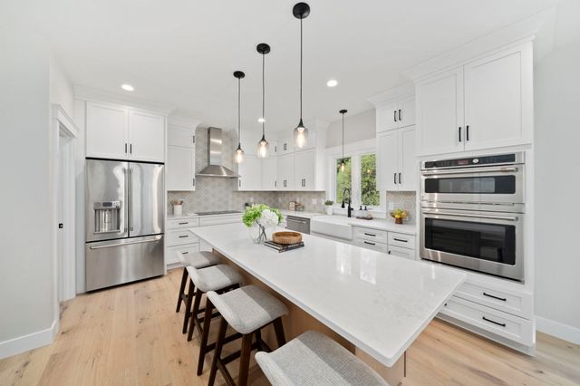 5 Joshua Dr, Easton, MA 02375