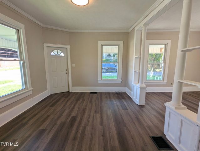 900 Grover Street, Johnson City, TN 37601