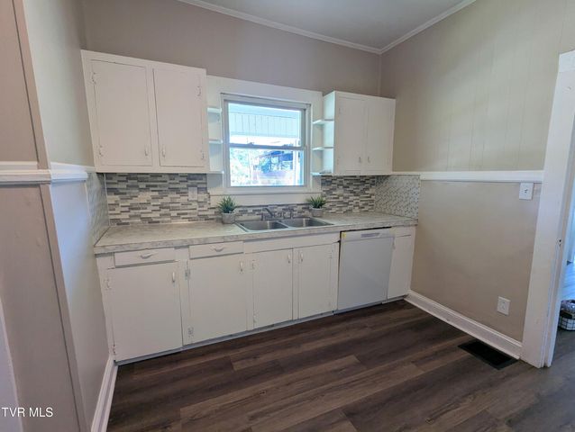 900 Grover Street, Johnson City, TN 37601