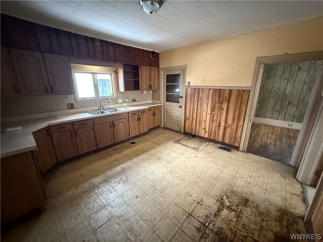 1317 Niagara Avenue, Niagara Falls, NY 14305