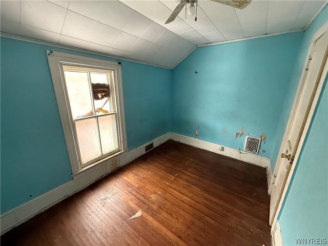 1317 Niagara Avenue, Niagara Falls, NY 14305