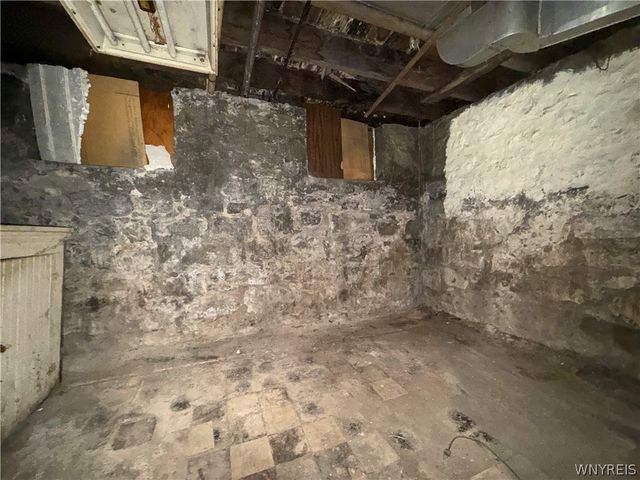 1317 Niagara Avenue, Niagara Falls, NY 14305