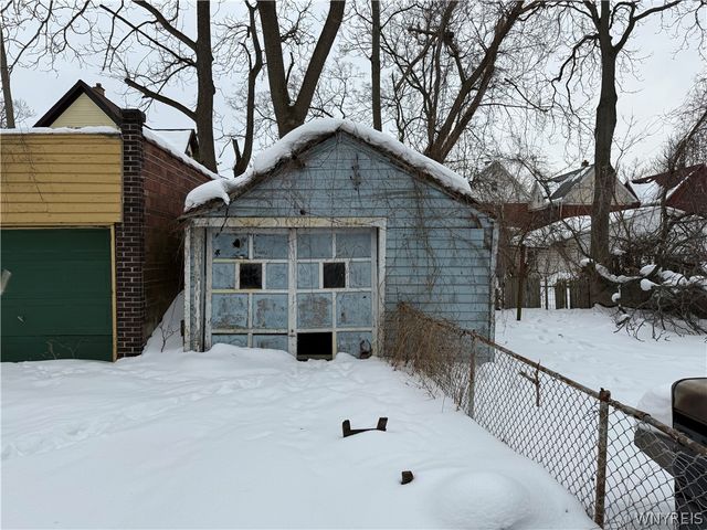 1317 Niagara Avenue, Niagara Falls, NY 14305