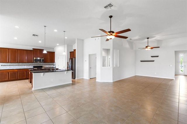 30139 HACKNEY LOOP, Mount Dora, FL 32757