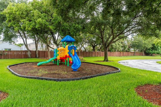 7050 SW 42nd Court, Davie, FL 33314