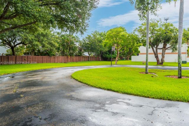 7050 SW 42nd Court, Davie, FL 33314